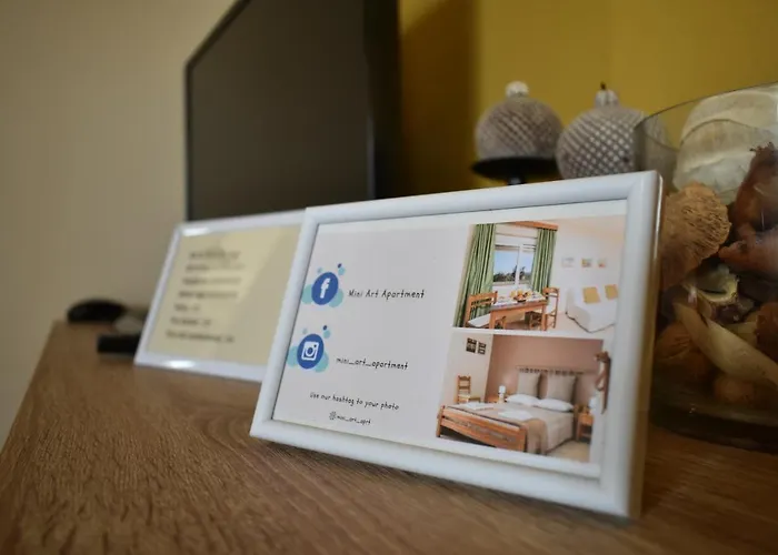 Mini Art Apartments