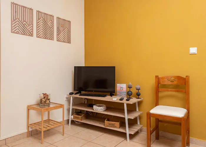 Mini Art Apartments